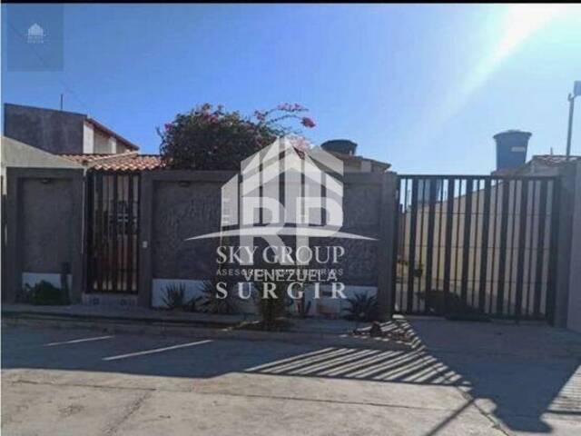 #SGC-254 - Casa para Venta en Punto Fijo - I