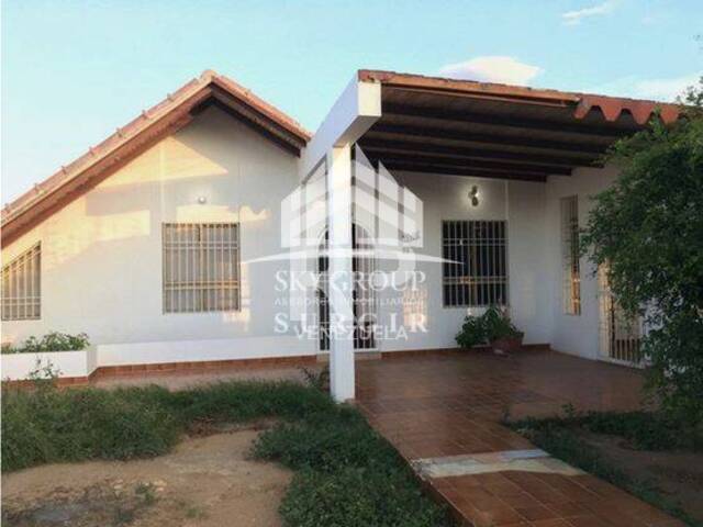 #SGC-246 - Casa para Venta en Punto Fijo - I