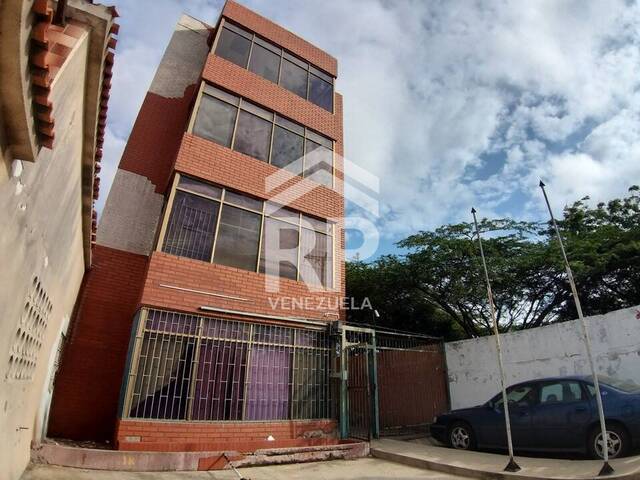 #SGE-031 - Edificio comercial para Venta en Punto Fijo - I