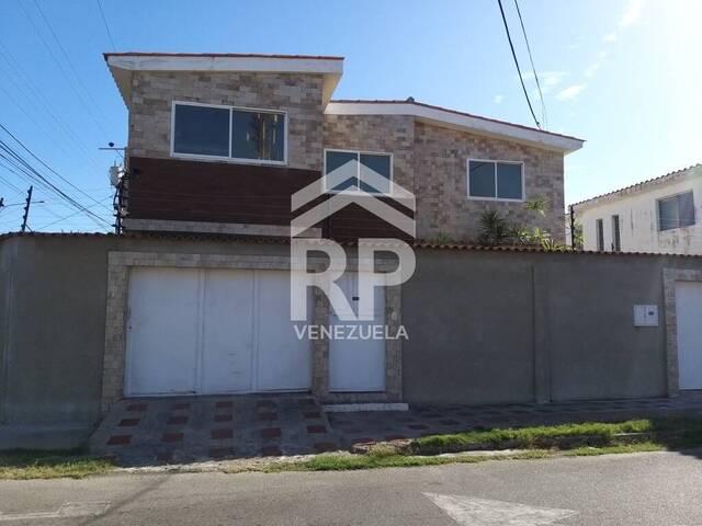 #SGC-260 - Casa para Venta en Punto Fijo - I