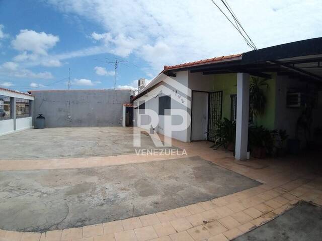 Casa para Venta en Punto Fijo - 4