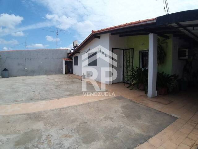 Casa para Venta en Punto Fijo - 2