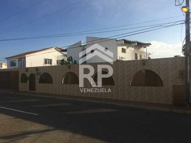 #SGC-086 - Casa para Venta en Punto Fijo - I