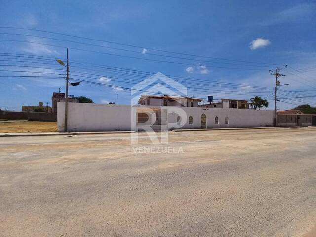 #SGC-366 - Casa para Venta en Punto Fijo - I