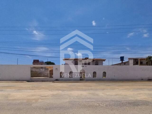 #SGC-366 - Casa para Venta en Punto Fijo - I