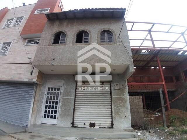 #SGE-036 - Edificio para Venta en Punto Fijo - I