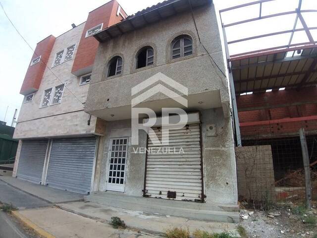 #SGE-036 - Edificio para Venta en Punto Fijo - I