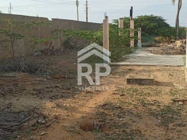 #SGT-111 - Terreno para Venta en Punto Fijo - I