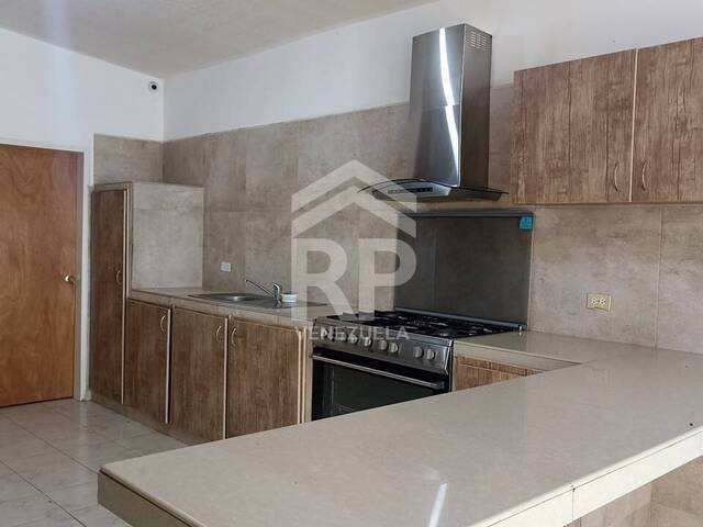 #SGC-327 - Casa para Venta en Punto Fijo - I