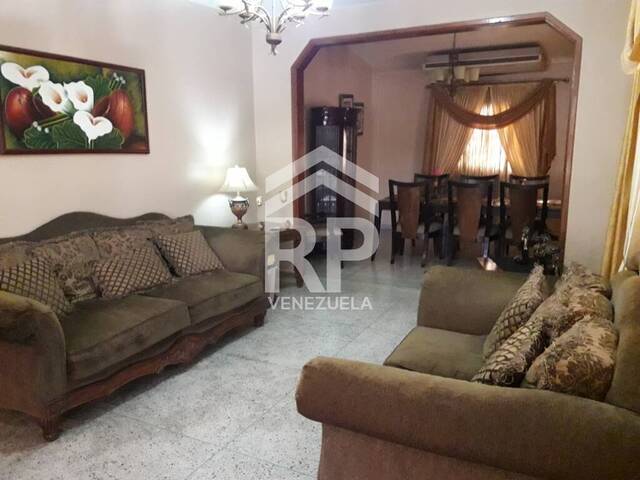 #SGC-212 - Casa para Venta en Punto Fijo - I