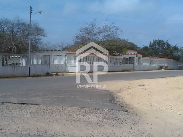 Casa para Venta en Punto Fijo - 5