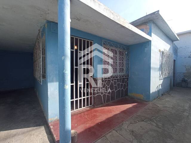 #SGC-383 - Casa para Venta en Punto Fijo - I