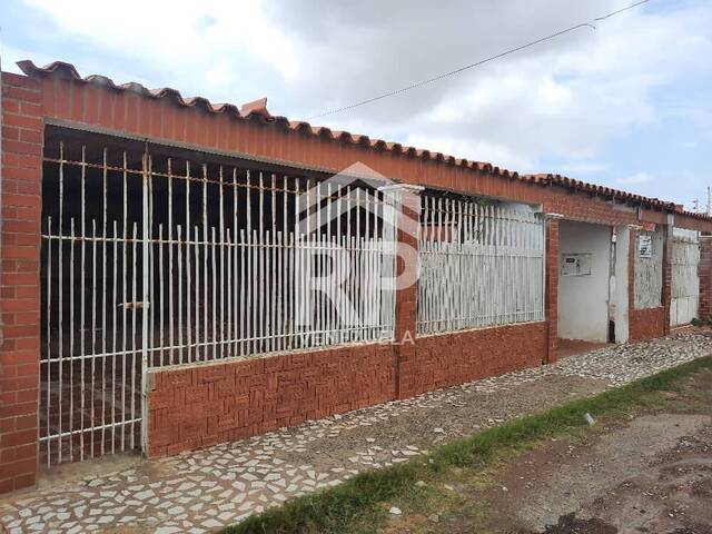 Venta en LA Puerta Maraven - Punto Fijo