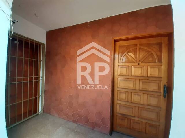 #SGE-027 - Edificio comercial para Venta en Punto Fijo - I