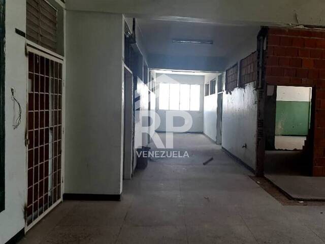 #SGE-016 - Edificio comercial para Venta en Punto Fijo - I