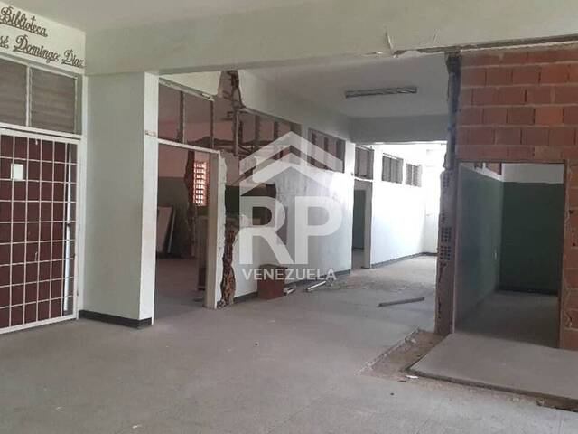 #SGE-016 - Edificio comercial para Venta en Punto Fijo - I