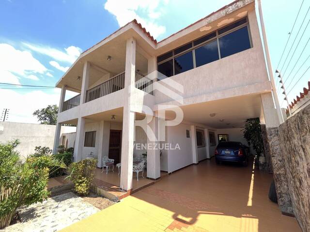 #SGC-396 - Casa para Venta en Punto Fijo - I