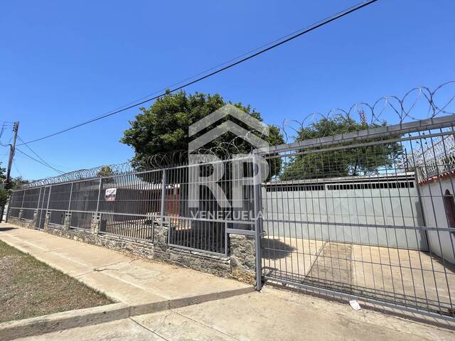 #SGC-397 - Casa para Venta en Punto Fijo - I