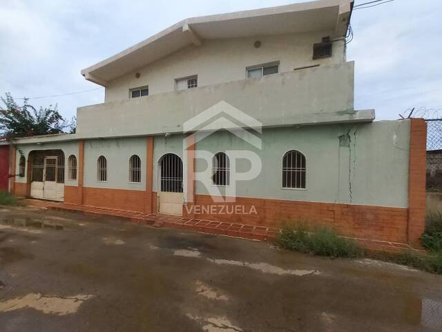 #SGC-412 - Casa para Venta en Punto Fijo - I