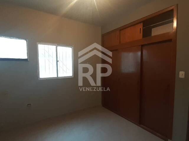 Casa para Alquiler en Punto Fijo - 3