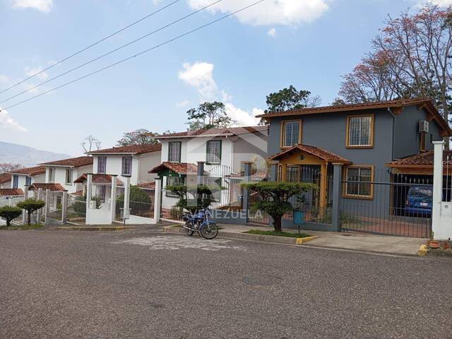 #COC-003 - Casa para Venta en San Cristóbal - S