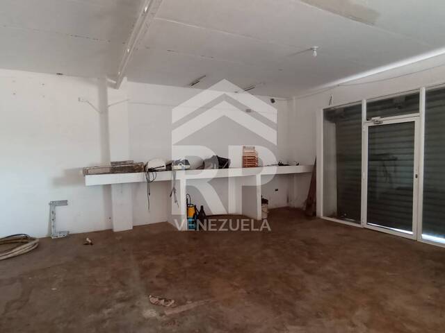 #SGL-132 - Local para Venta en Punto Fijo - I