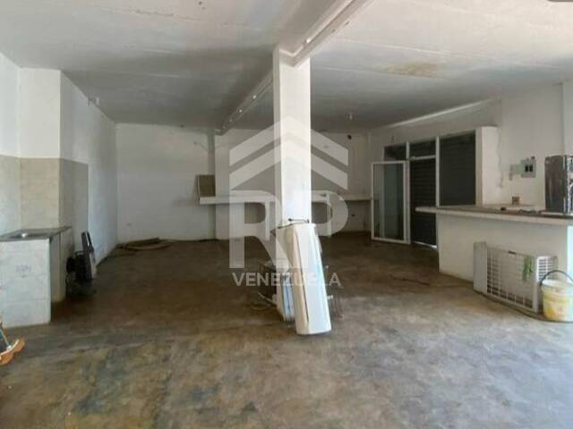 #SGL-132 - Local para Venta en Punto Fijo - I