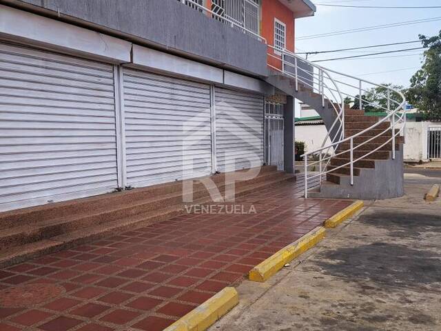 #PLE-001 - Edificio comercial para Venta en Maracaibo - V