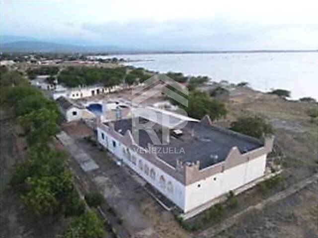 #SGFC-027 - Hotel para Venta en La Vela de Coro - I