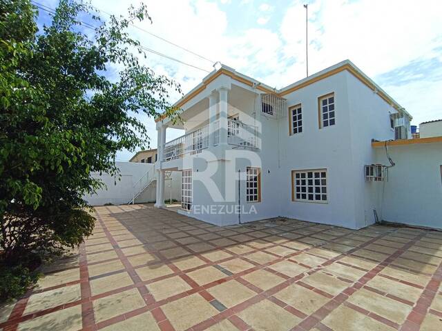 Casa para Venta en Punto Fijo - 4