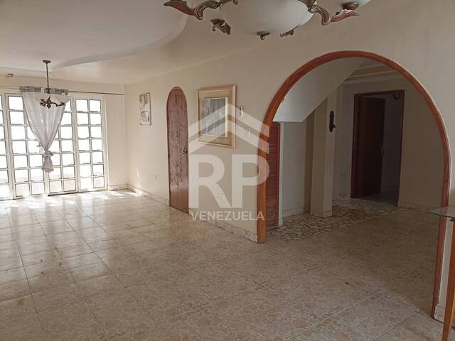 Casa para Venta en Punto Fijo - 5