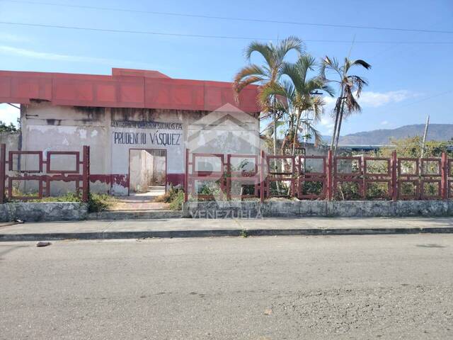 Área para Venta en Urachiche - 4