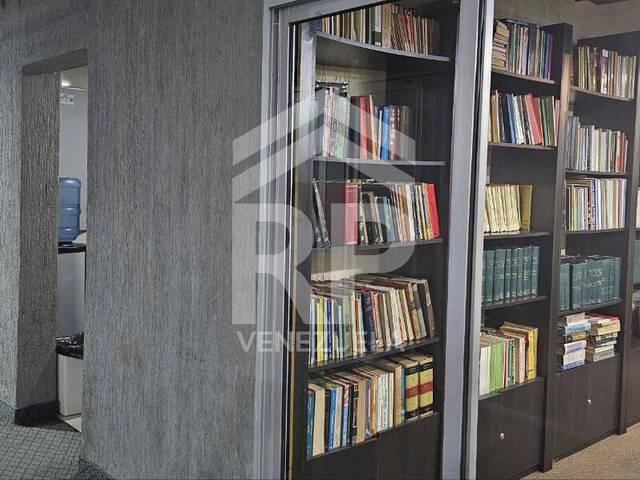 #PLL-032 - Oficina para Alquiler en Maracaibo - V