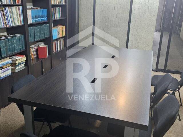 #PLL-032 - Oficina para Alquiler en Maracaibo - V