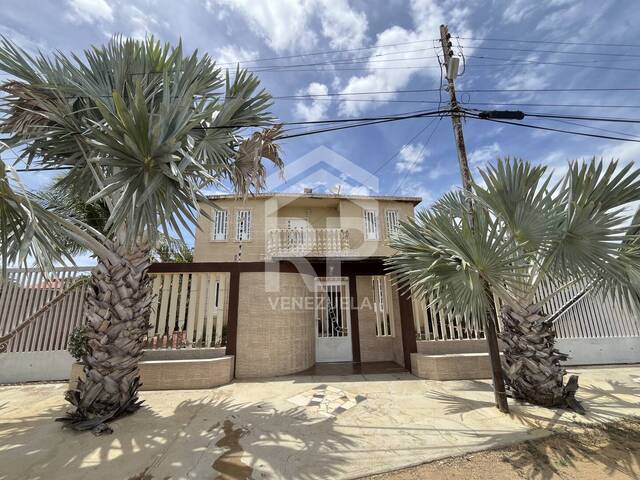 #SGC-456 - Casa de dos o más pisos para Venta en Falcón - I