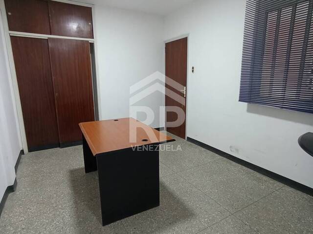 #1296 - Casa para Alquiler en Barquisimeto - K