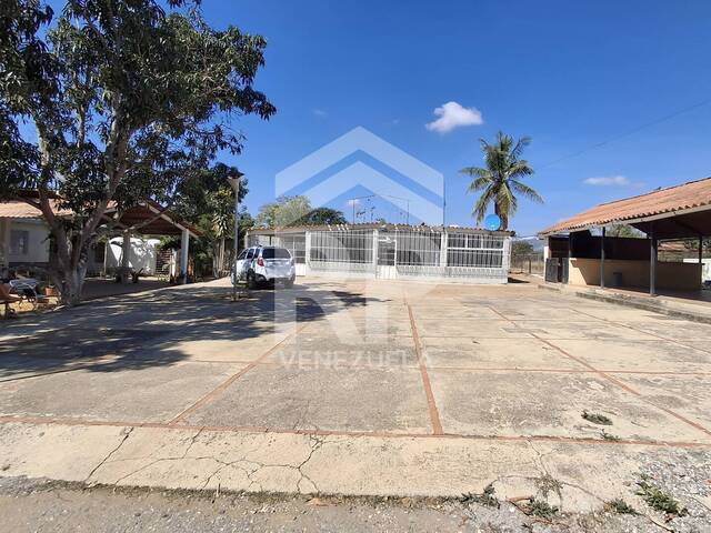 #CRF-002 - Granja  Finca para Venta en Barquisimeto - K