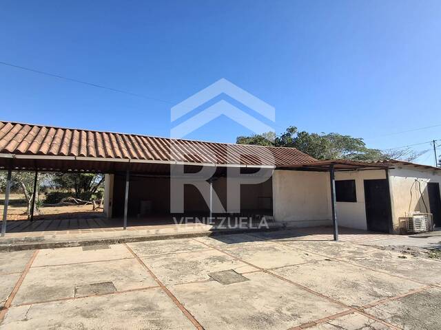 #CRF-002 - Granja  Finca para Venta en Barquisimeto - K