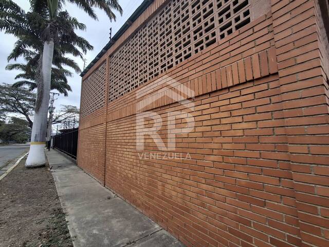 #CRG-003 - Galpón para Venta en Barquisimeto - K