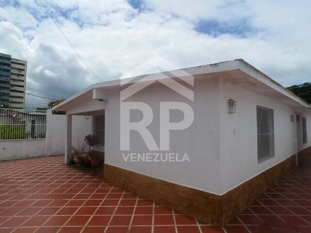 #CRC-009 - Casa para Venta en Barquisimeto - K