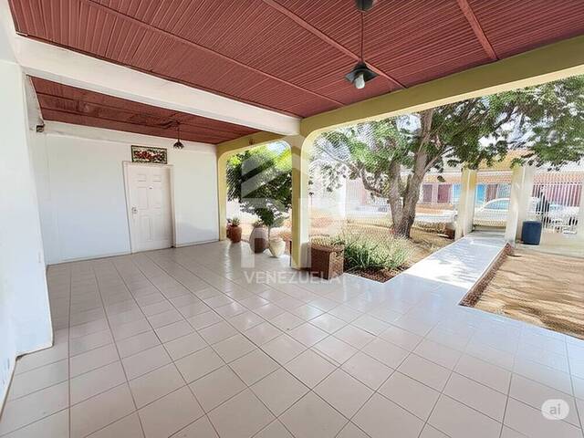 Casa para Venta en Punto Fijo - 5