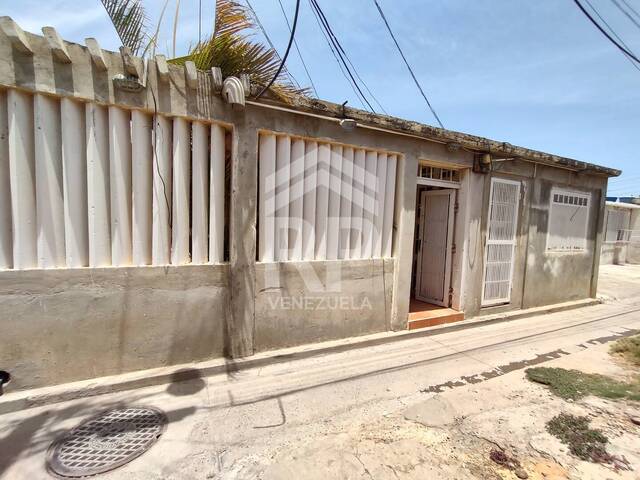 Venta en Antiguo Aeropuerto - Punto Fijo