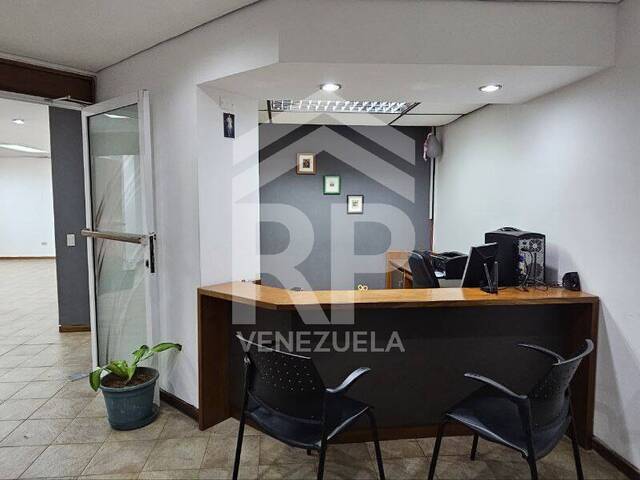 #PLL-038 - Oficina para Alquiler en Maracaibo - V