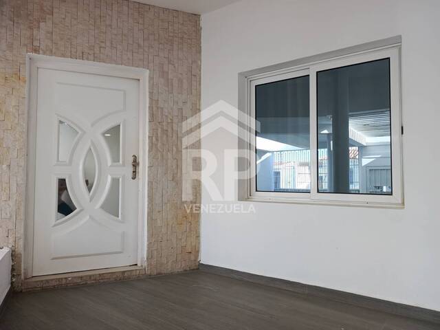 #SGC-460 - Casa para Venta en Punto Fijo - I