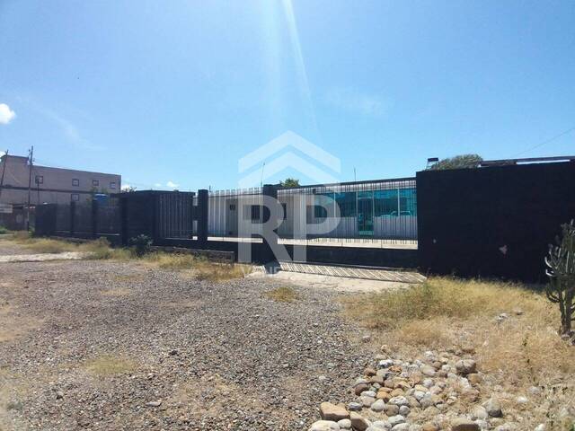 #SGL-143 - Local para Venta en Punto Fijo - I