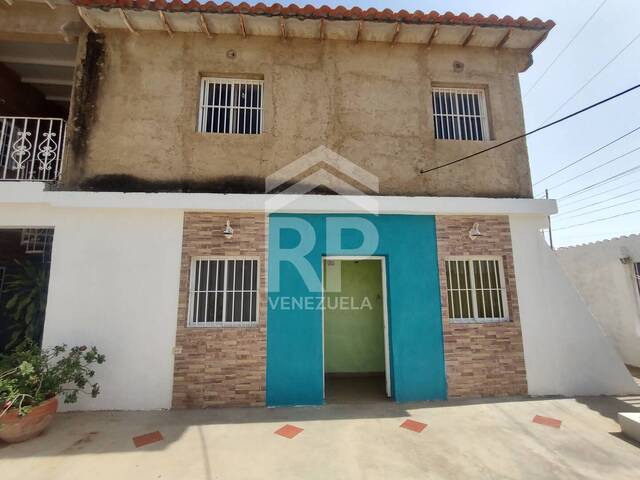 Casa para Venta en Punto Fijo - 5