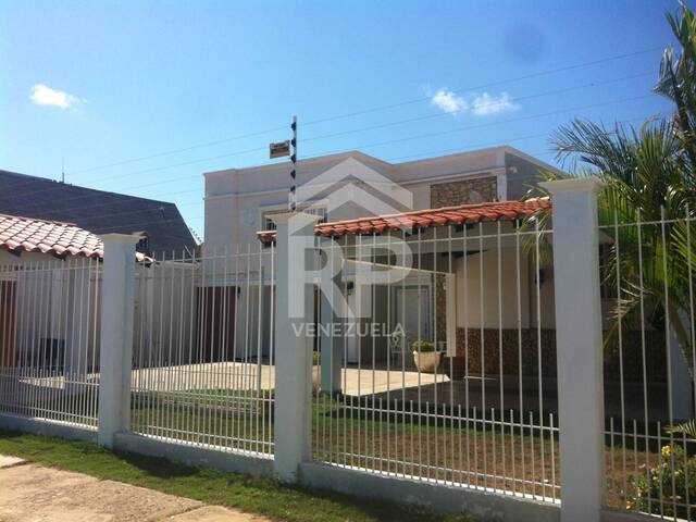 Casa para Venta en Punto Fijo - 5