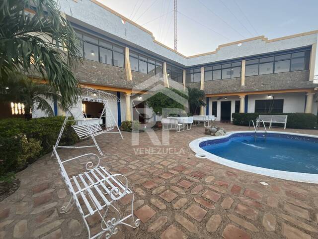 #SGC-463 - Casa para Venta en Punto Fijo - I