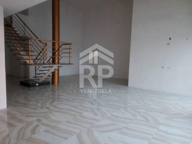Casa para Venta en Punto Fijo - 3