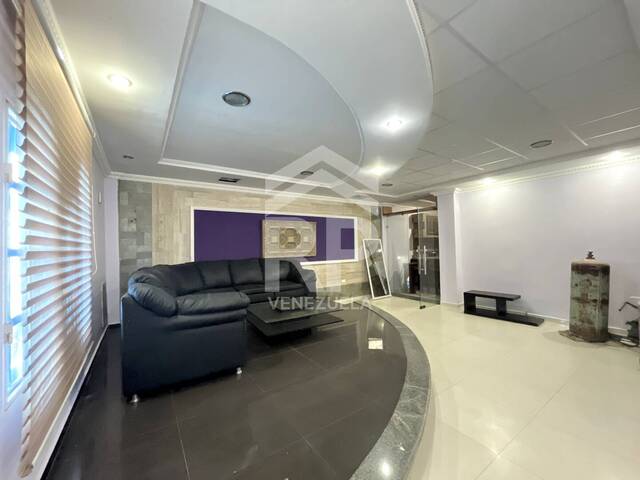 Casa para Venta en Punto Fijo - 2